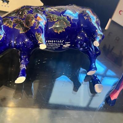Lot 3 Cow Parade lot of 4 figures