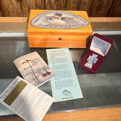Lot 10 Lane Cedar Chest jewelry box w/ pin