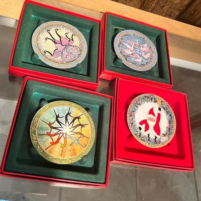 Lot 14 Buckley Moss Disk ornaments #2