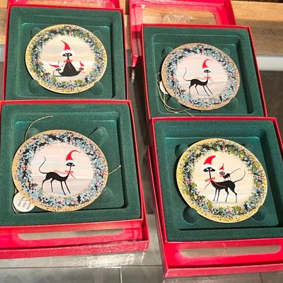 Lot 16 Buckley Moss Disk ornaments #4