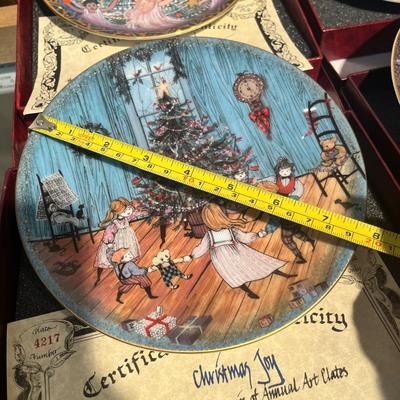 Lot 17 Buckley Moss Christmas Ltd Ed Plates #1