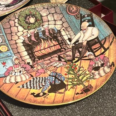 Lot 18 Buckley Moss Christmas Ltd Ed Plates #2
