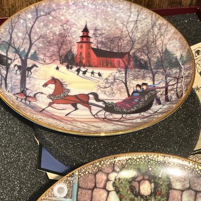 Lot 18 Buckley Moss Christmas Ltd Ed Plates #2