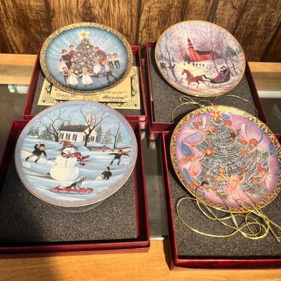 Lot 19 Buckley Moss Christmas Ltd Ed Plates #3