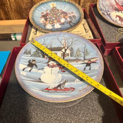 Lot 19 Buckley Moss Christmas Ltd Ed Plates #3