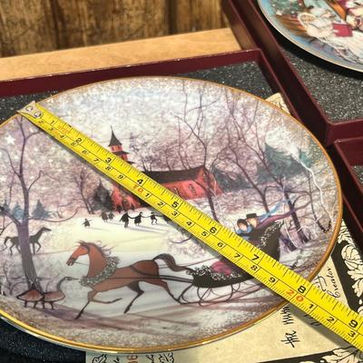 Lot 21 Buckley Moss Christmas Ltd Ed Plates #5