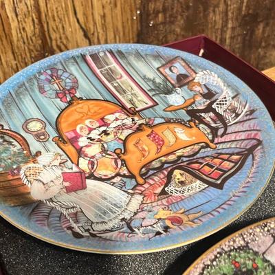 Lot 21 Buckley Moss Christmas Ltd Ed Plates #5