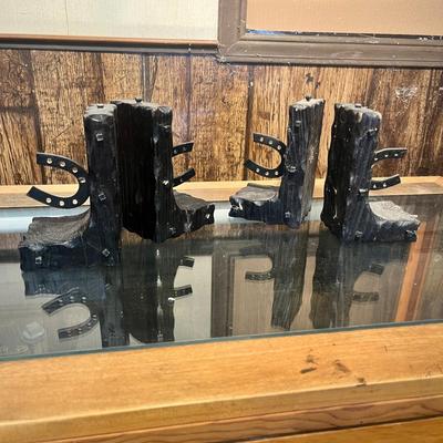 Lot 22 Rustic western book ends