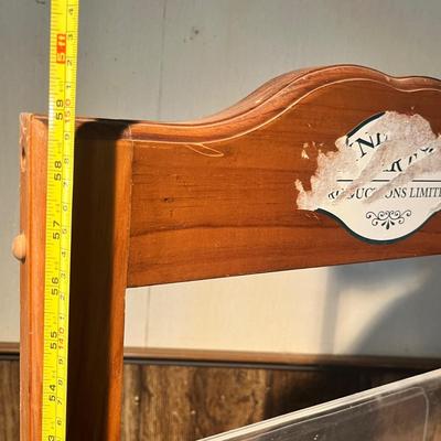 Lot 31 Display Rack