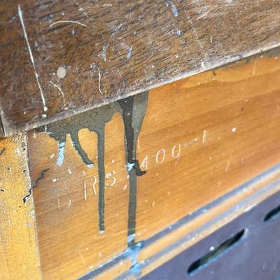 Lot 38 Antique phonograph & radio