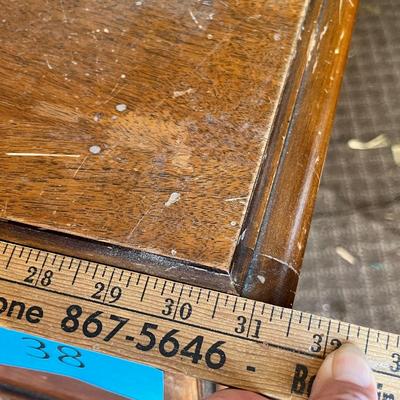 Lot 38 Antique phonograph & radio