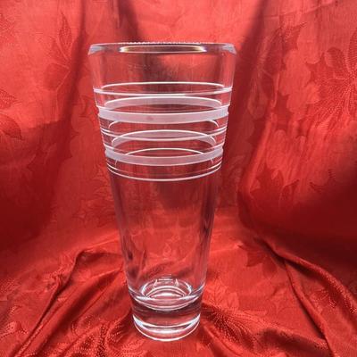 Sale Photo Thumbnail #337: Irish crystal vase, signed
1 small flea bite on the rim, it could be buffed out 
14 inches x 6 inches 
8 pounds