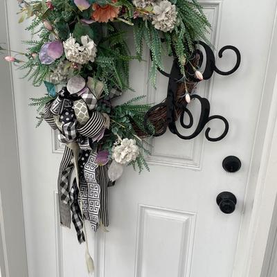 Outdoor pots and wreath