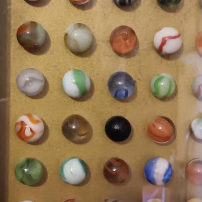 WOW!! 500+ MARBLES, 79 YRS OLD IN A GLASS FRONT DISPLAY CASE