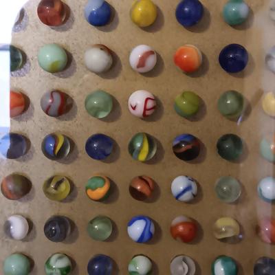 WOW!! 500+ MARBLES, 79 YRS OLD IN A GLASS FRONT DISPLAY CASE