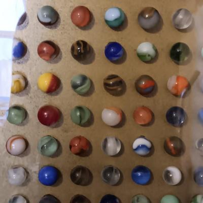 WOW!! 500+ MARBLES, 79 YRS OLD IN A GLASS FRONT DISPLAY CASE