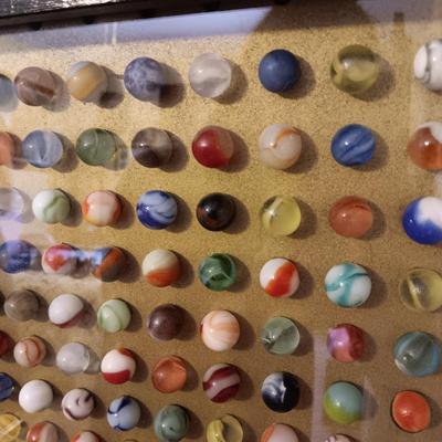 WOW!! 500+ MARBLES, 79 YRS OLD IN A GLASS FRONT DISPLAY CASE