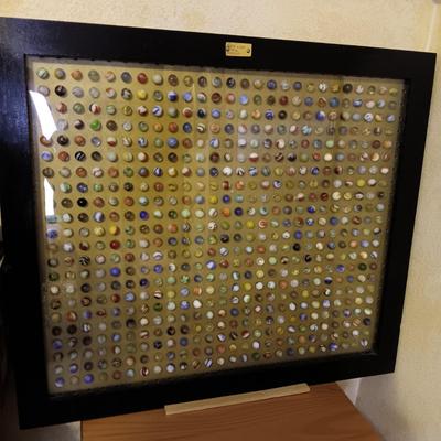 WOW!! 500+ MARBLES, 79 YRS OLD IN A GLASS FRONT DISPLAY CASE