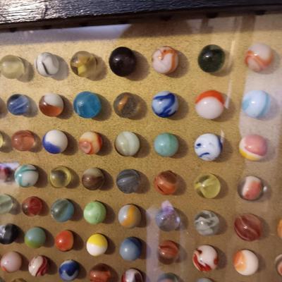 WOW!! 500+ MARBLES, 79 YRS OLD IN A GLASS FRONT DISPLAY CASE