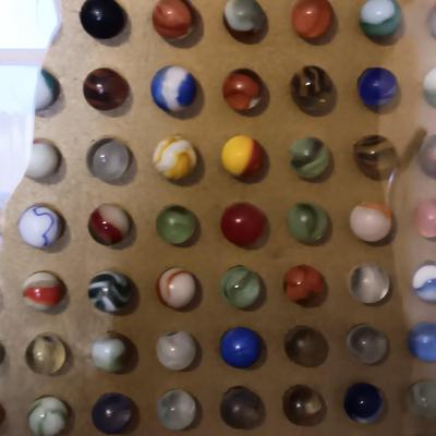 WOW!! 500+ MARBLES, 79 YRS OLD IN A GLASS FRONT DISPLAY CASE
