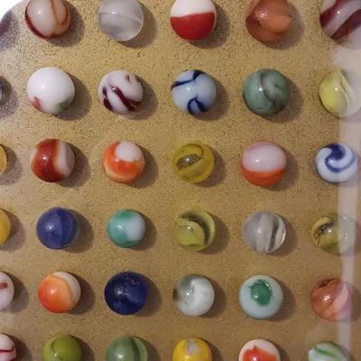 WOW!! 500+ MARBLES, 79 YRS OLD IN A GLASS FRONT DISPLAY CASE