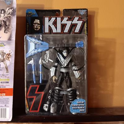 1997 KISS ACTION FIGURES ACE FREHLEY & PETER CRISS SEALED