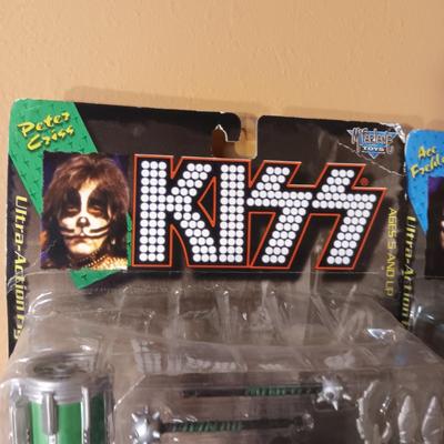 1997 KISS ACTION FIGURES ACE FREHLEY & PETER CRISS SEALED