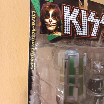 1997 KISS ACTION FIGURES ACE FREHLEY & PETER CRISS SEALED