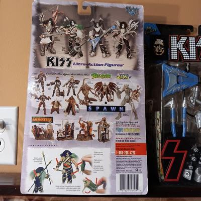 1997 KISS ACTION FIGURES ACE FREHLEY & PETER CRISS SEALED