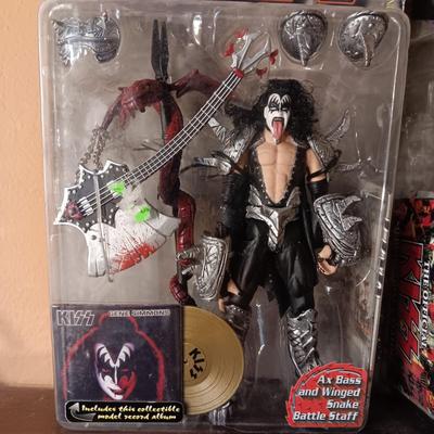 1997 KISS ACTION FIGURES GENE SIMMONS & PAUL STANLEY SEALED