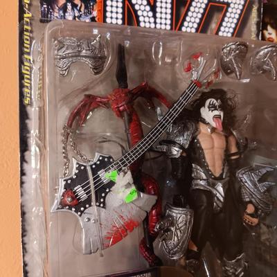 1997 KISS ACTION FIGURES GENE SIMMONS & PAUL STANLEY SEALED
