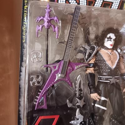 1997 KISS ACTION FIGURES GENE SIMMONS & PAUL STANLEY SEALED
