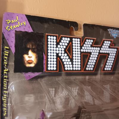 1997 KISS ACTION FIGURES GENE SIMMONS & PAUL STANLEY SEALED