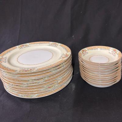 Noritake Mystery #56 Pattern - 22 pieces