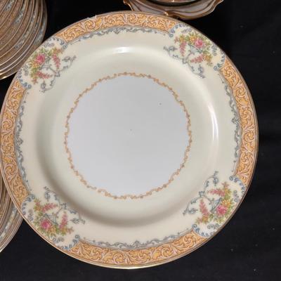 Noritake Mystery #56 pattern - 40 pieces