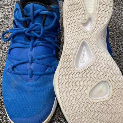 Men’s Black, White and blue Nikes