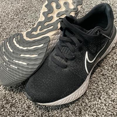 Men’s Black, White and blue Nikes