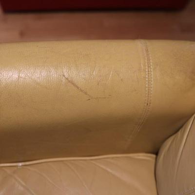 LA Z BOY Leather Recliner (1 of 2) See Details