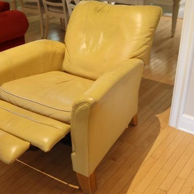LA Z BOY Leather Recliner (1 of 2) See Details