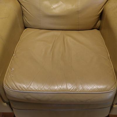 LA Z BOY Leather Recliner (1 of 2) See Details