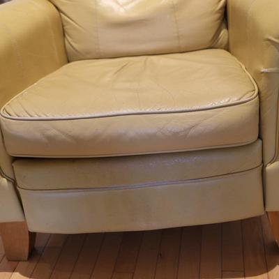 LA Z BOY Leather Recliner (1 of 2) See Details
