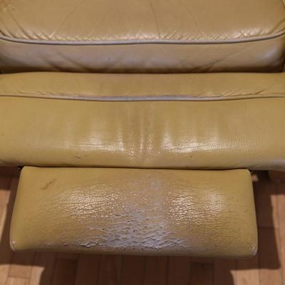 LA Z BOY Leather Recliner (1 of 2) See Details