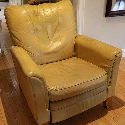 LA Z BOY Leather Recliner (1 of 2) See Details