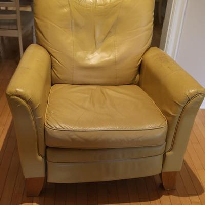 LA Z BOY Leather Recliner (1 of 2) See Details
