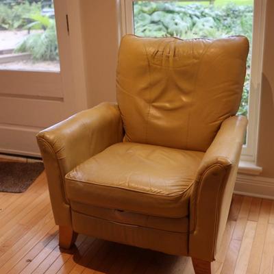 LA Z BOY Leather Recliner Chair (2 of 2) See Details