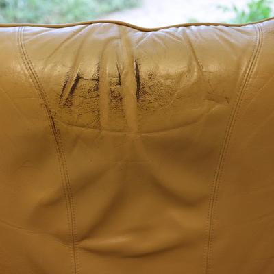 LA Z BOY Leather Recliner Chair (2 of 2) See Details