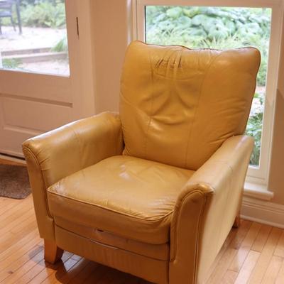 LA Z BOY Leather Recliner Chair (2 of 2) See Details