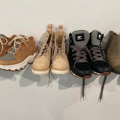 4 pairs ladies Sorel Boots