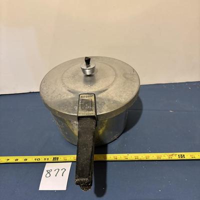 Vintage maid of Honor Pressure Cooker