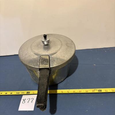 Vintage maid of Honor Pressure Cooker